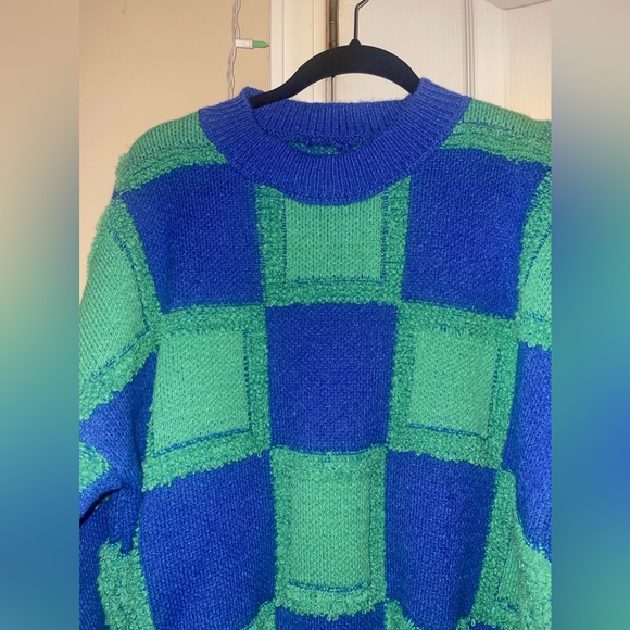 Oversized Checkered Sweater - Picture 2 of 3